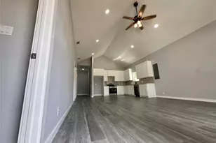 1007 E Broadway St, Gainesville, TX 76240 - Photo 5