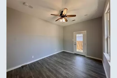 1007 E Broadway Street, Gainesville, TX 76240 - Photo 27