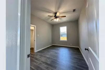 1007 E Broadway Street, Gainesville, TX 76240 - Photo 13