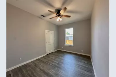 1007 E Broadway Street, Gainesville, TX 76240 - Photo 17