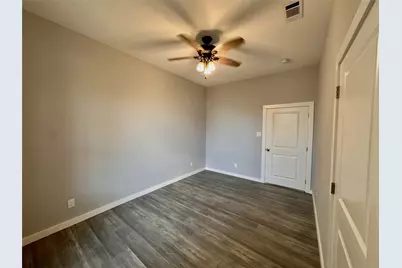 1007 E Broadway Street, Gainesville, TX 76240 - Photo 19