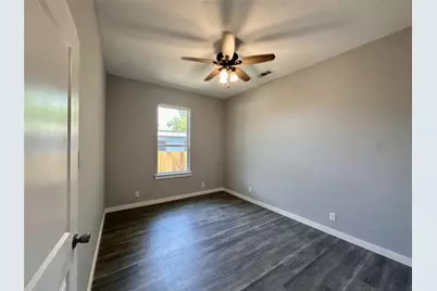 1007 E Broadway Street, Gainesville, TX 76240 - Photo 15