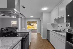 7319 Hedge Dr, Dallas, TX 75249 - Photo 11