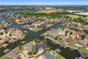 1203 Huntington Cove Ct, Granbury, TX 76048 - Photo 37