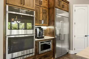 1203 Huntington Cove Ct, Granbury, TX 76048 - Photo 11