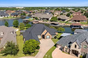 1203 Huntington Cove Ct, Granbury, TX 76048 - Photo 29