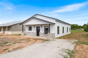 1107 E Navarro Ave, Mart, TX 76664 - Photo 3