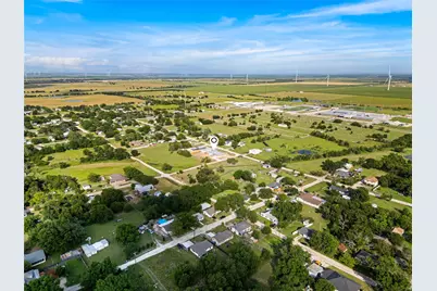 1107 E Navarro Avenue, Mart, TX 76664 - Photo 35