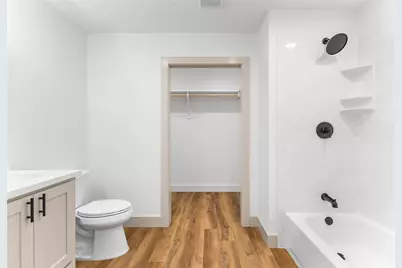 1107 E Navarro Avenue, Mart, TX 76664 - Photo 23