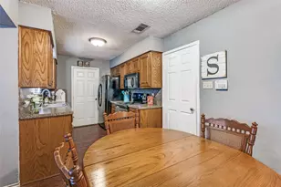 600 Sue Ann Ln, Burleson, TX 76028 - Photo 7