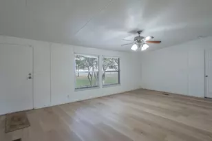 502 Windy Ln, Southmayd, TX 75092 - Photo 3