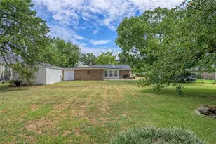 300 Navajo Trail, Gainesville, TX 76240 - Photo 33