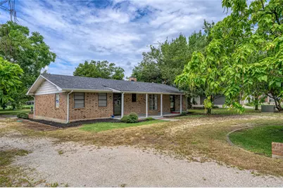 300 Navajo Trail, Gainesville, TX 76240 - Photo 3