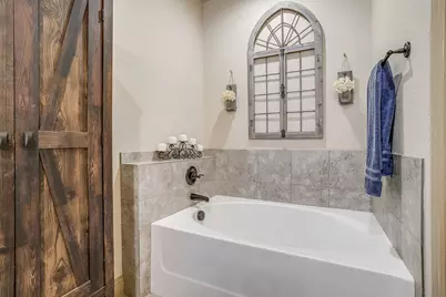 1688 Laramie Lane, Burleson, TX 76028 - Photo 23