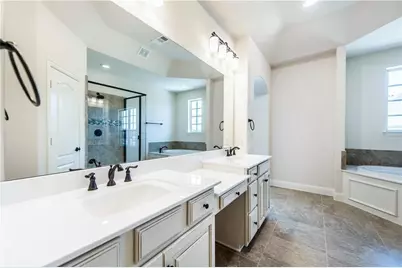 555 Waterloo Drive, Lewisville, TX 75067 - Photo 17