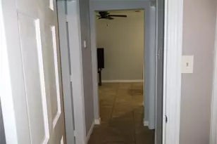 941 SW 4th St, Grand Prairie, TX 75051 - Photo 9