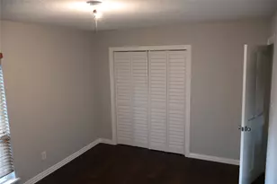 941 SW 4th St, Grand Prairie, TX 75051 - Photo 7