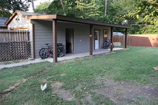 941 SW 4th St, Grand Prairie, TX 75051 - Photo 15