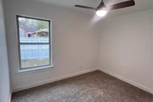 568 W Hammond St, Lancaster, TX 75146 - Photo 15