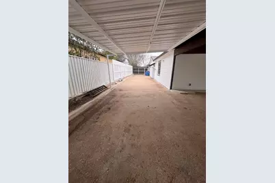 568 W Hammond Street, Lancaster, TX 75146 - Photo 25