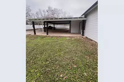 568 W Hammond Street, Lancaster, TX 75146 - Photo 33