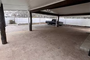 568 W Hammond St, Lancaster, TX 75146 - Photo 31