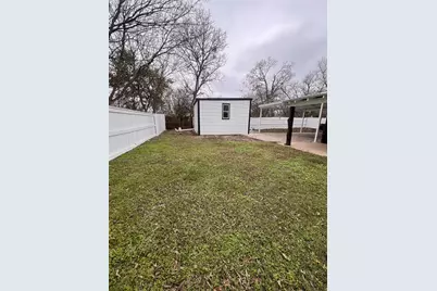 568 W Hammond Street, Lancaster, TX 75146 - Photo 35