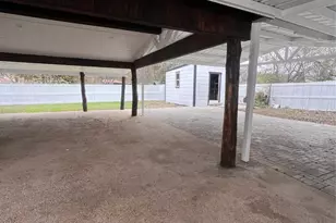 568 W Hammond St, Lancaster, TX 75146 - Photo 27