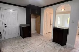 568 W Hammond St, Lancaster, TX 75146 - Photo 7