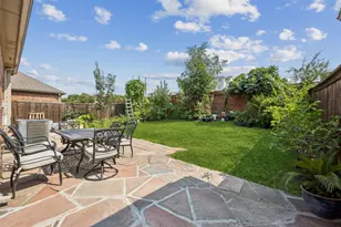 1057 Kaylie St, Grand Prairie, TX 75052 - Photo 23