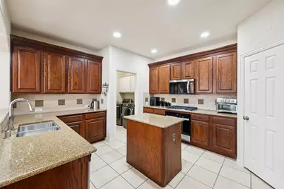 1057 Kaylie Street, Grand Prairie, TX 75052 - Photo 7