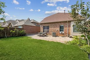 1057 Kaylie St, Grand Prairie, TX 75052 - Photo 25
