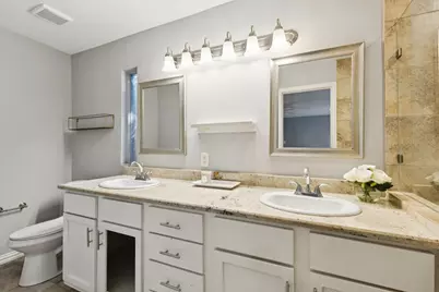 1814 Dogwood Drive, Arlington, TX 76012 - Photo 11