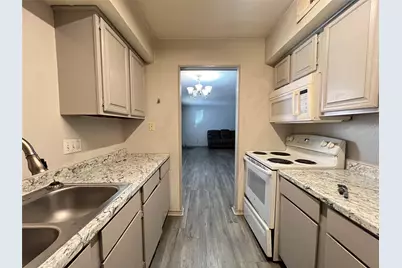 1108 N Elm Street #3, Denton, TX 76201 - Photo 9