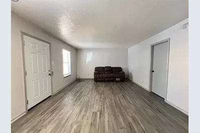 1108 N Elm Street #3, Denton, TX 76201 - Photo 5