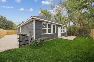 1220 E Leuda St, Fort Worth, TX 76104 - Photo 25