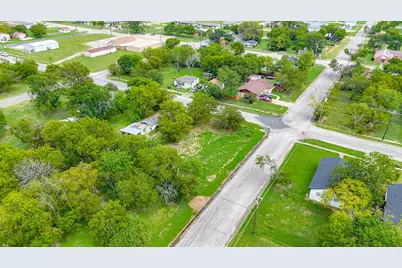 802 E 12th Avenue, Corsicana, TX 75110 - Photo 5