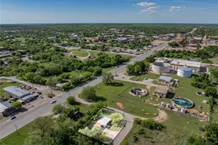 701 S Cutting St, Breckenridge, TX 76424 - Photo 7