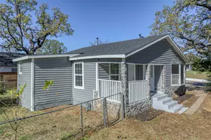 1301 S Scullin Ave, Denison, TX 75020 - Photo 9