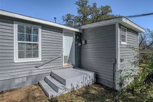 1301 S Scullin Ave, Denison, TX 75020 - Photo 23