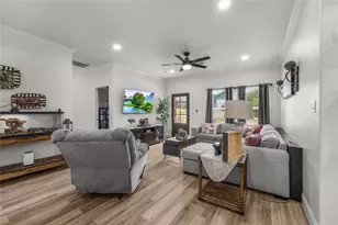 2811 San Gabriel Dr, Granbury, TX 76048 - Photo 5