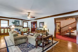 1351 Mistletoe Dr, Fort Worth, TX 76110 - Photo 9