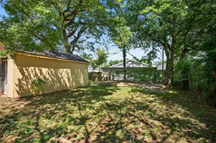 205 W Bond St, Denison, TX 75020 - Photo 23