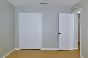 219 Wildfire Dr, Lewisville, TX 75067 - Photo 17