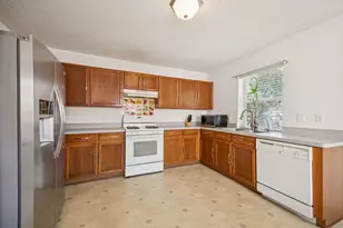 903 Hems Ln, Arlington, TX 76001 - Photo 11