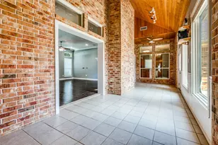 2852 S Lakeview Dr, Cedar Hill, TX 75104 - Photo 5