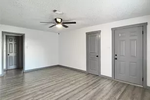 2526 Louise St, Denton, TX 76201 - Photo 3