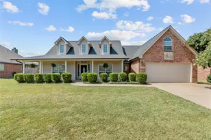 525 McKittrick Ct, Godley, TX 76044 - Photo 1