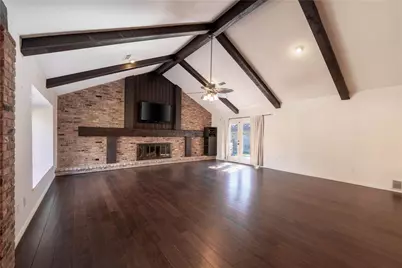 812 April Sound Court, Fort Worth, TX 76120 - Photo 5