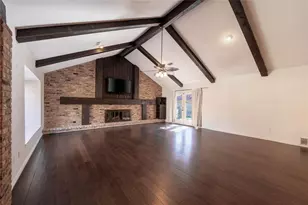 812 April Sound Ct, Fort Worth, TX 76120 - Photo 5